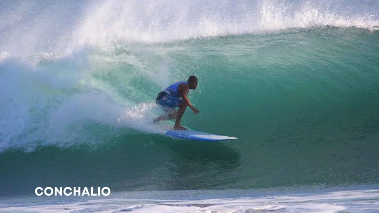 Wave on the El Salvador coast