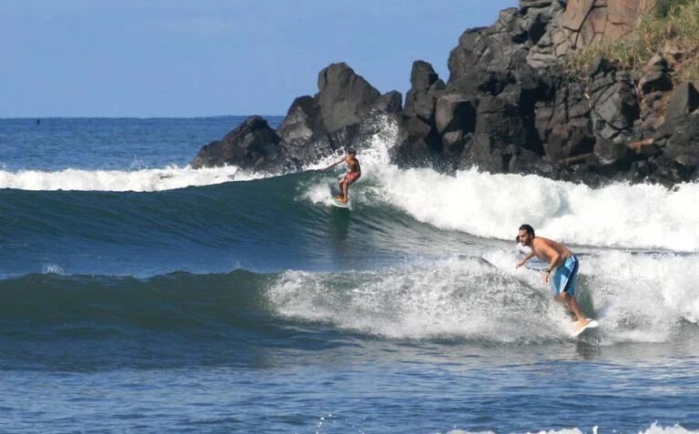 Las Flores surf point break El Salvador